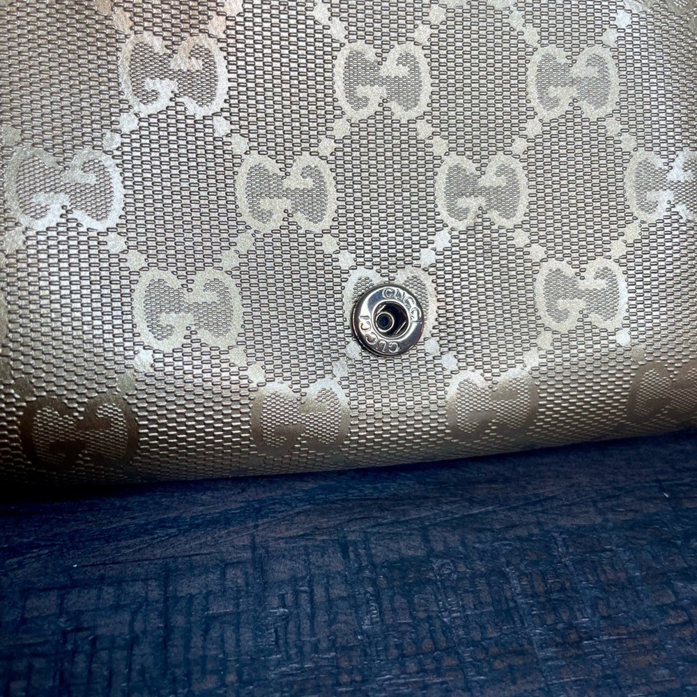 EUC Gucci Gold Imprime GG WOC - Picture 13 of 16